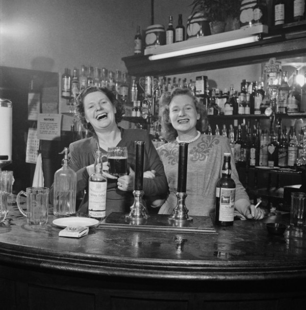 Día de la Mujer: el papel de las barmaids